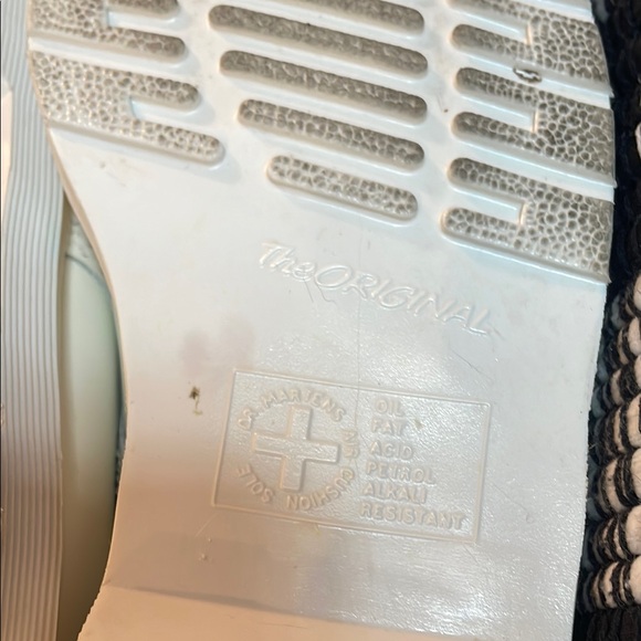 Dr. Martens Men’s Off-White Lace-Up Boots, mens 11 - Picture 13 of 16